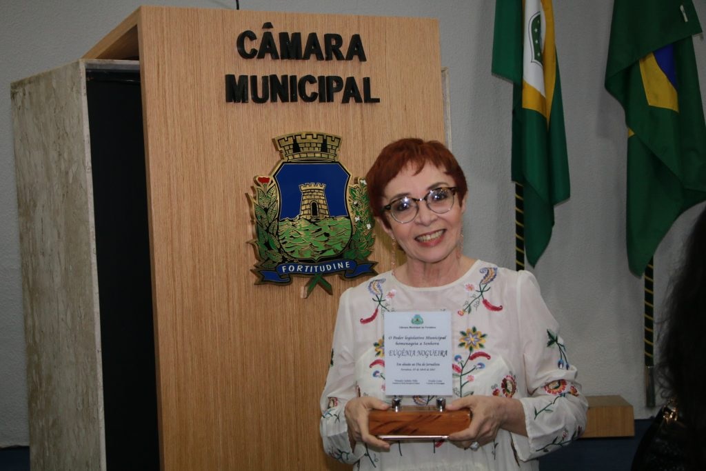 Jornalista Eugênia Nogueira recebe homenagem da CMFor