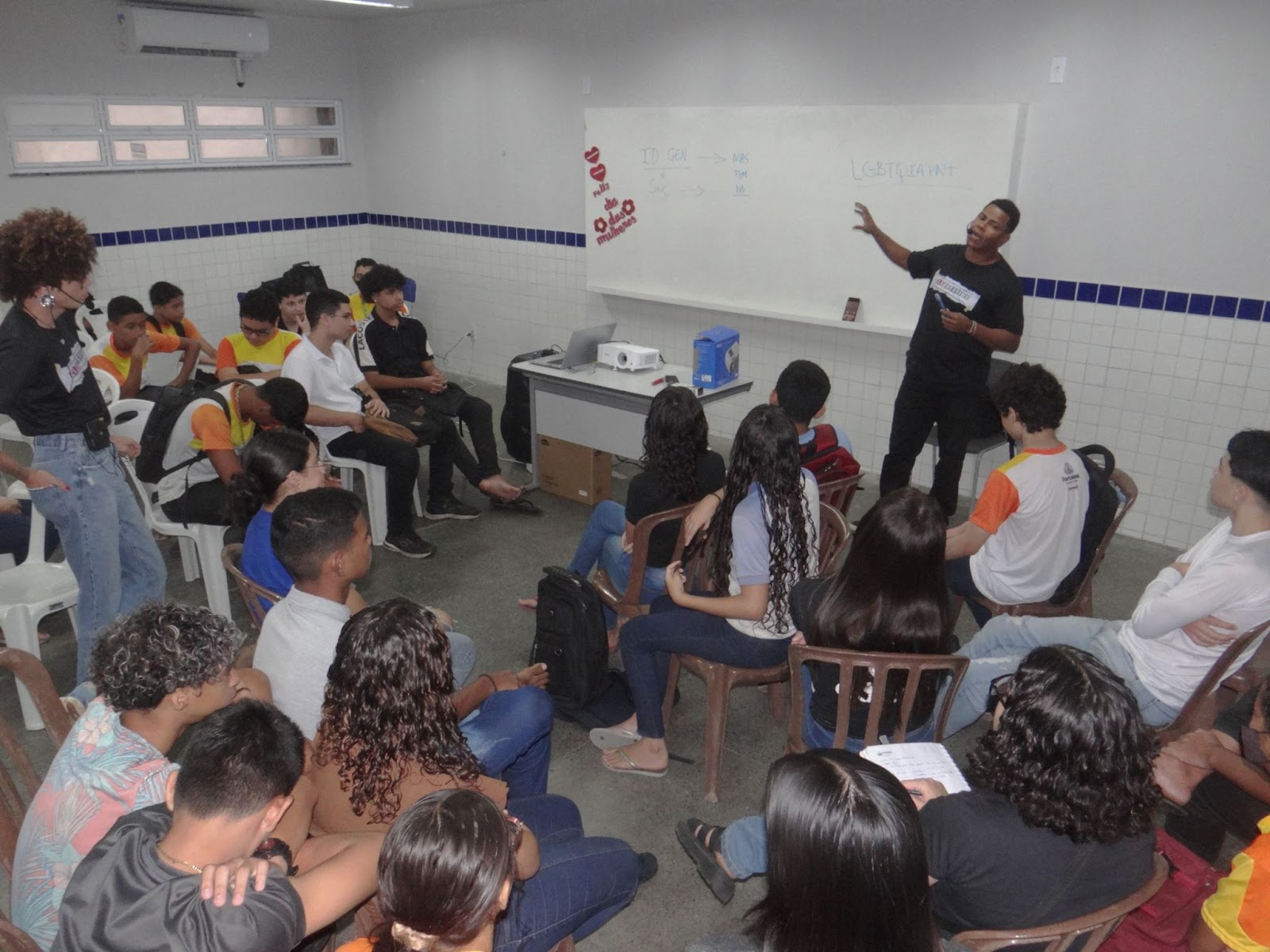 Projeto Cine Clandestino leva cinema gratuito para estudantes de escolas públicas de Fortaleza