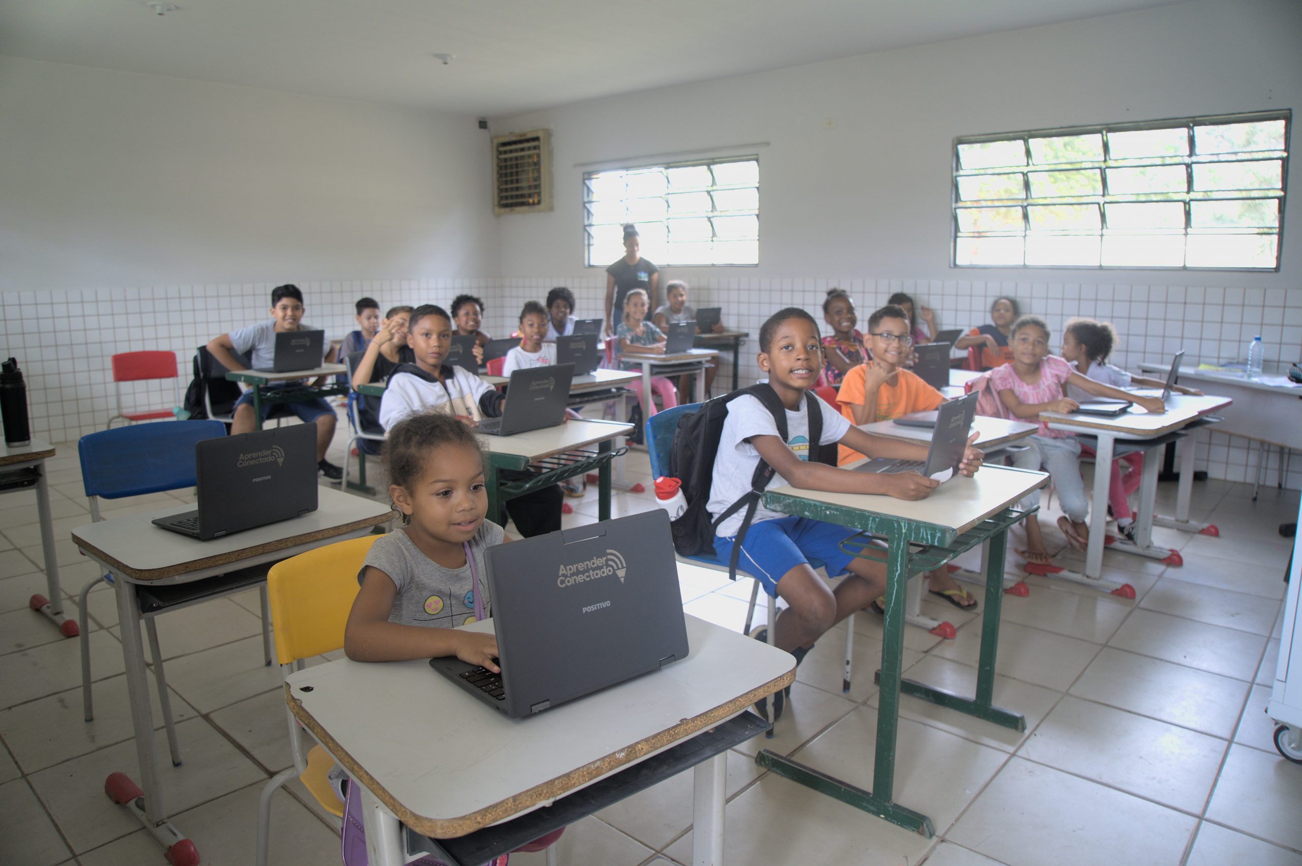 Mais de 8 mil escolas rurais são conectadas à internet pelo projeto Aprender Conectado