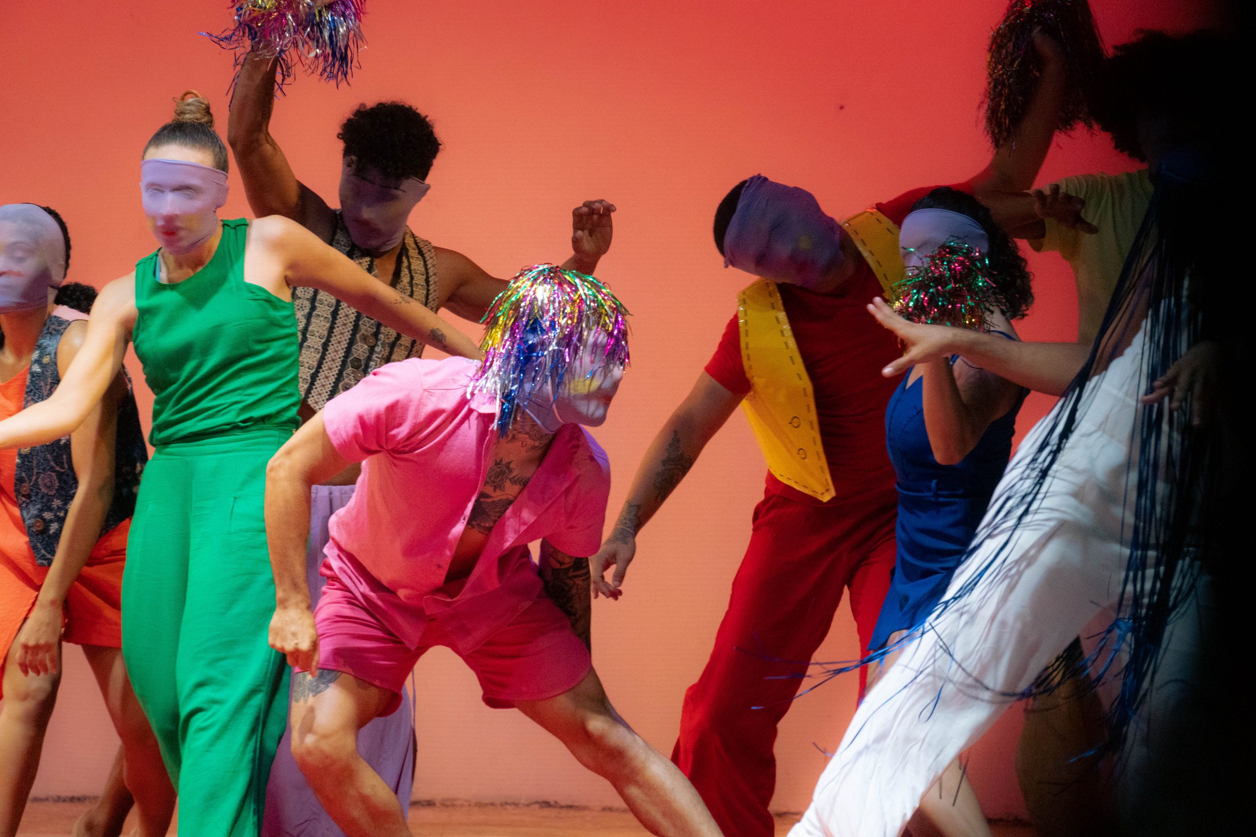 Espetáculo “O que você tem na cabeça”, com Escola de Dança de Paracuru. Foto Allan Diniz