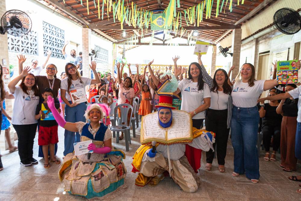 Projeto entrega minibibliotecas com acerto de 180 livros e amplia acesso à leitura em Caucaia