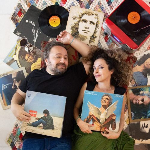 Espetáculo “Amores – A Música e a Palavra de Roberto e Erasmo” acontece nesta sexta (23) no Teatro Dragão do Mar