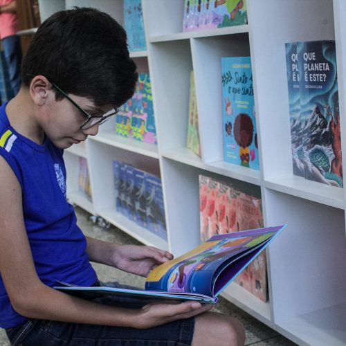 Escolas Criativas abre edital para promover adaptação de livros infantojuvenis para audiolivros 