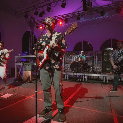 Dia 8/6: Os Descendentes da Índia Piaba lança novo álbum com a festa Carretera Tropical no Esquina Brasil
