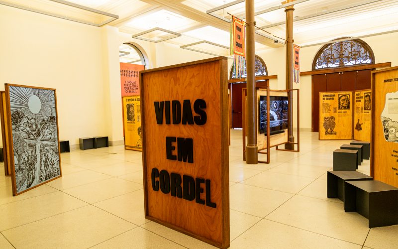 Exposição “Vidas em Cordel” leva histórias de vida em versos ao Centro Dragão do Mar, em Fortaleza