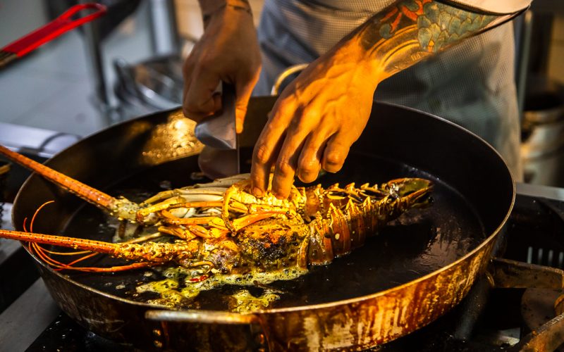 Festival da Lagosta 2025 une gastronomia, música e cultura na Praia da Redonda, em Icapuí-CE
