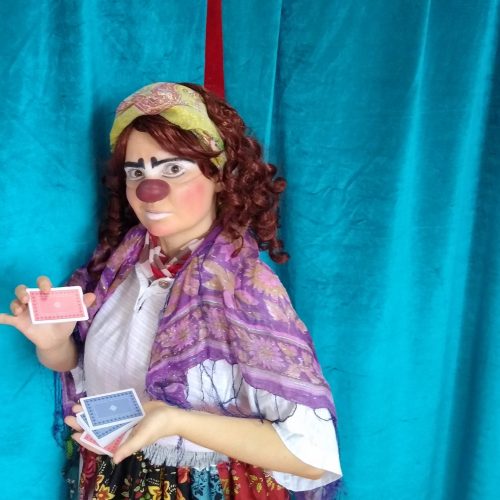 Projeto Comicidade em Foco promove espetáculo “Madame Tramelus” na Universidade das Artes