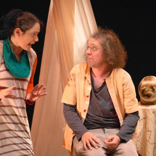 Teatro Cuca Jangurussu recebe espetáculo de comédia gratuito nesta quarta-feira (17)