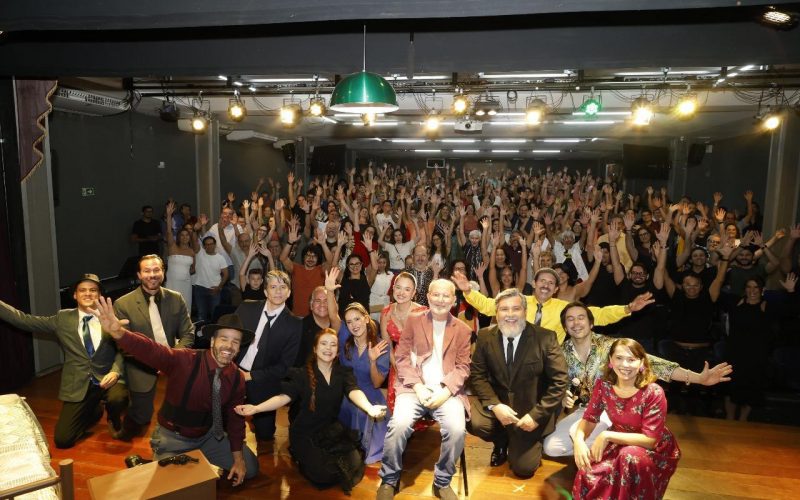 Sucesso de público leva Comédia Cearense a abrir sessão extra de “O Beijo no Asfalto” em junho
