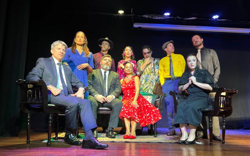 Elenco da Comédia Cearense em “O Beijo no Asfalto”, de Nelson Rodrigues. (Foto: Isabelle Montenegro Lacerda)