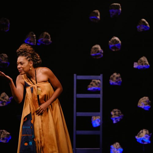 Vilma Melo apresenta “Mãe de Santo” na noite de abertura oficial do XV Festival de Teatro de Fortaleza