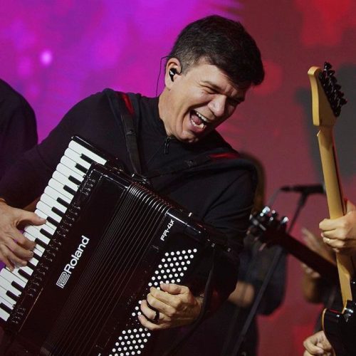 Waldonys apresenta espetáculo “Verso do Universo” neste sábado (26), no Teatro Riomar Fortaleza
