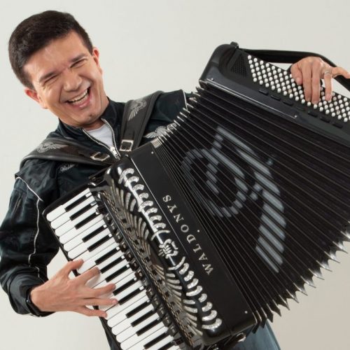 Waldonys comemora aniversário de 50 anos com show dia 18 no Teatro RioMar Fortaleza